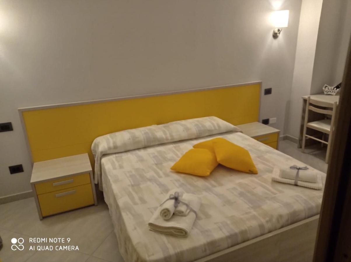 Affittacamere Borgata Marina Roseto Capo Spulico Exterior foto